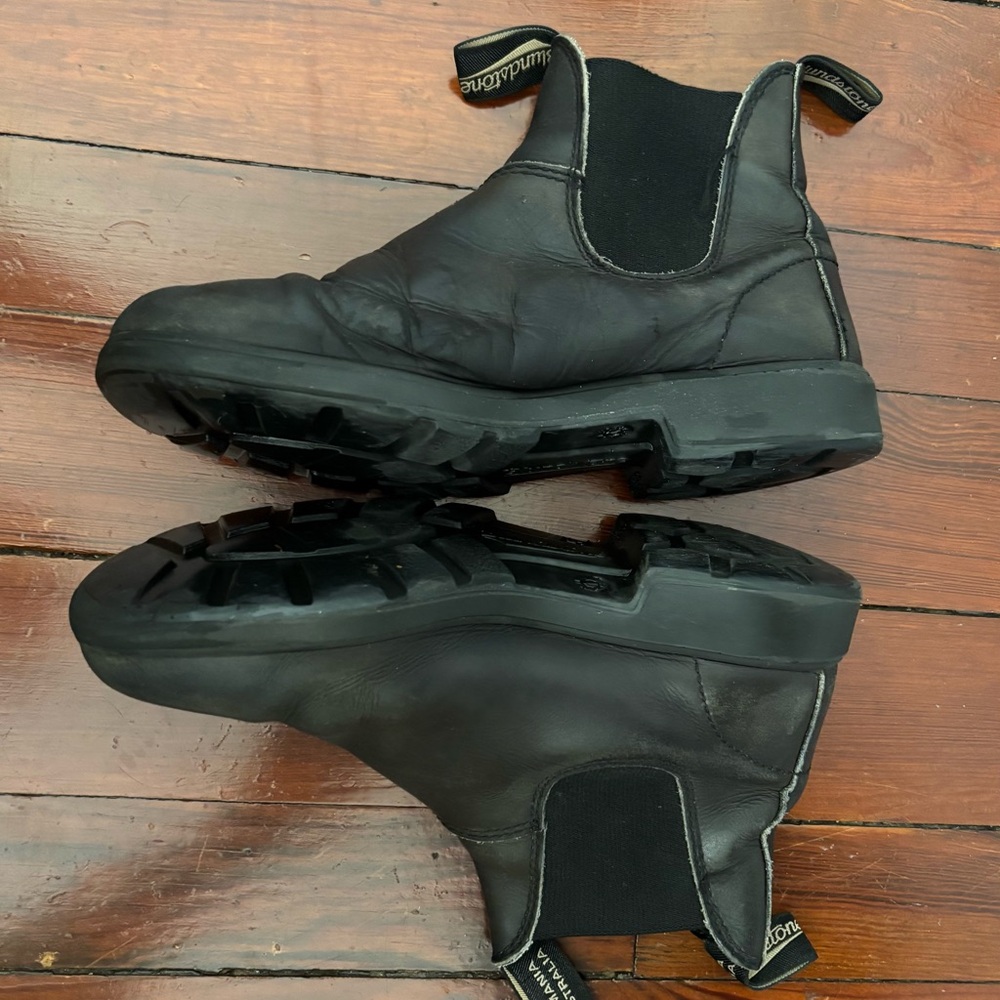 Black leather Blundstones no insoles womens 8/mens 6.5